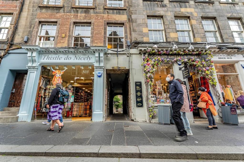 Boutique Modern Royal Mile Apartment Sleeps 4 Edinburgh Exterior photo