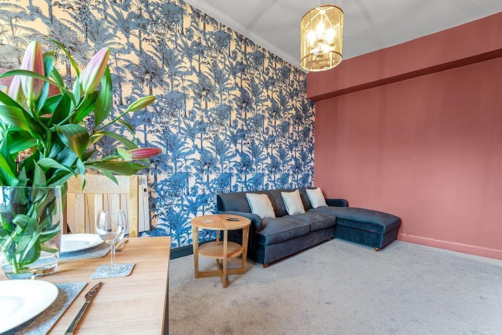 Boutique Modern Royal Mile Apartment Sleeps 4 Edinburgh Exterior photo